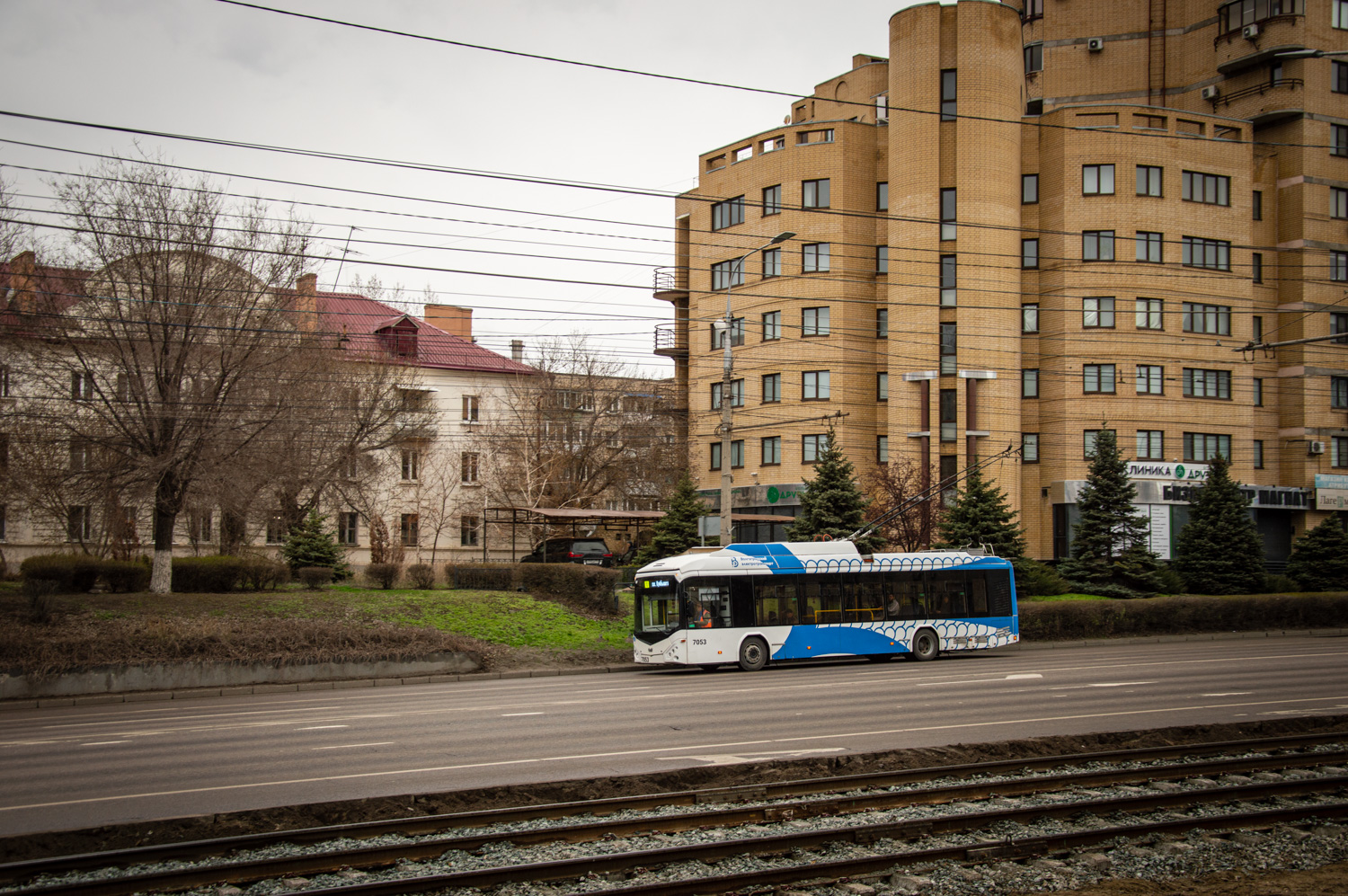 Волгоград, БКМ 32100D № 7053