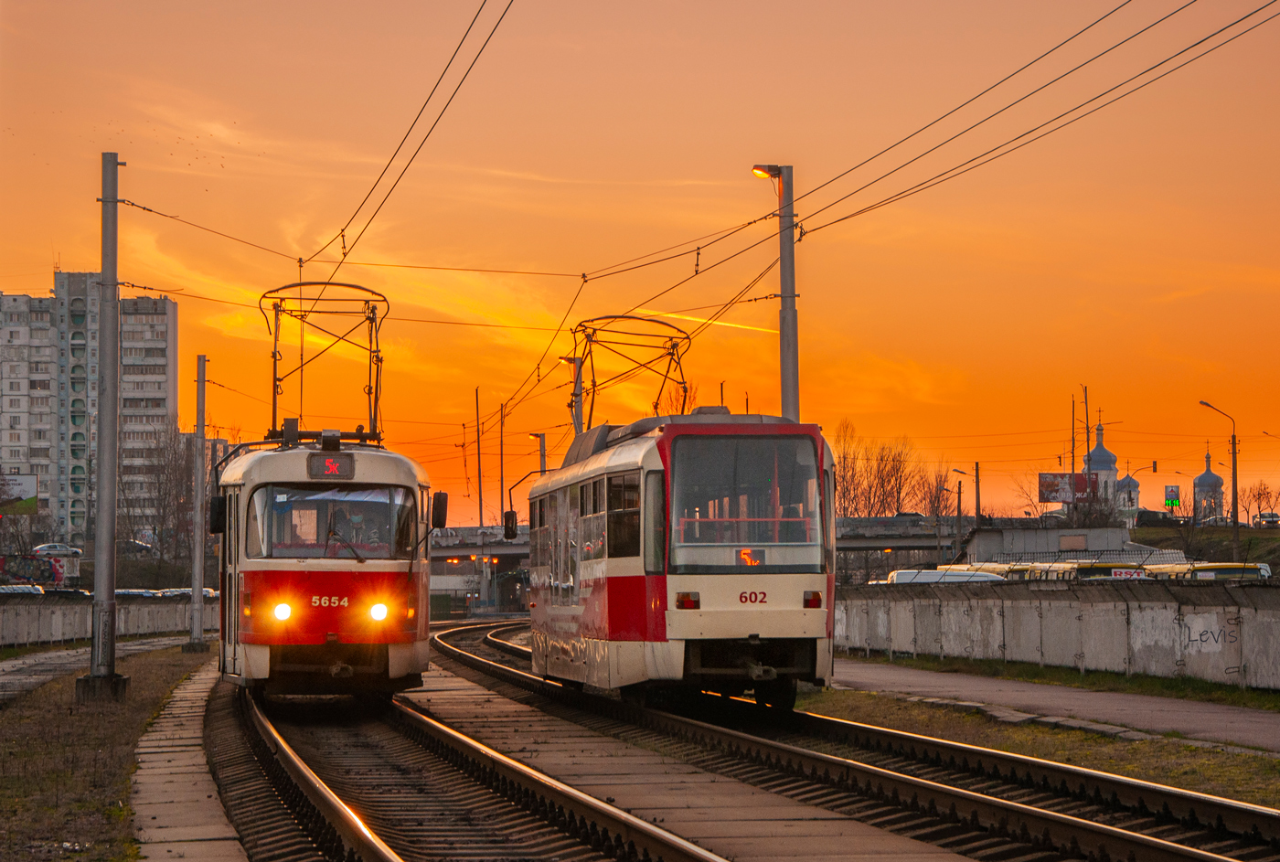 Киев, Tatra T3SUCS № 5654; Киев, T3UA-3 «Каштан» № 602