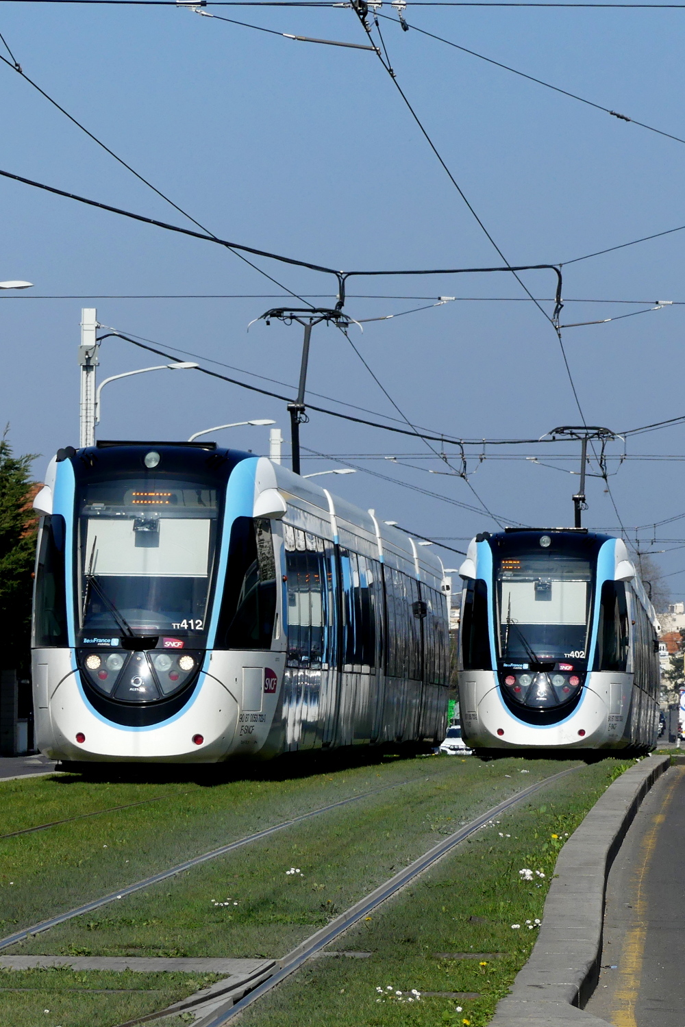 Париж - Версай - Ивелин, Alstom Citadis Dualis № TT 412 (53723/24) Париж - Версай - Ивелин, Alstom Citadis Dualis № TT 412 (53723/24)