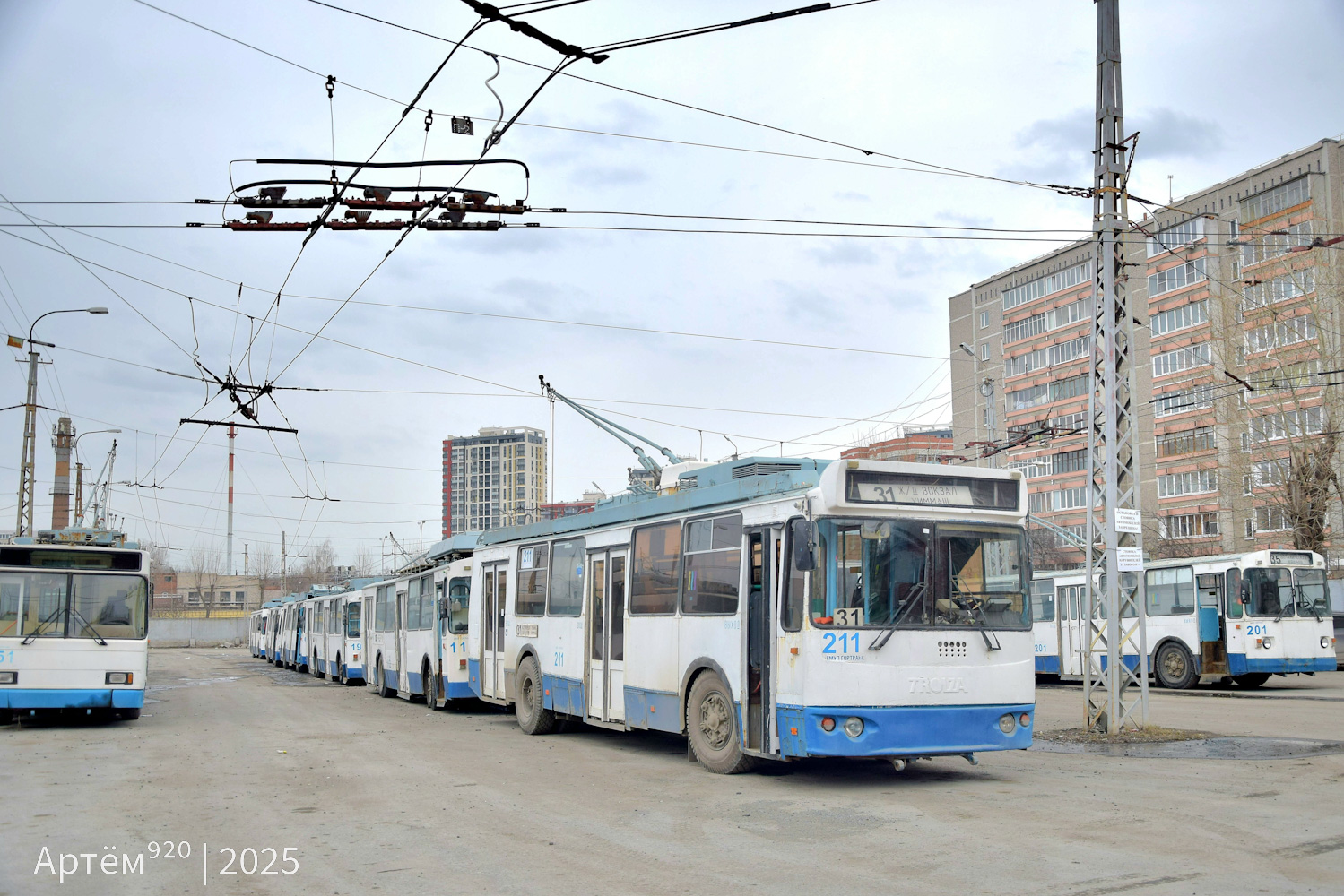 Екатеринбург, ЗиУ-682Г-016.03 № 211