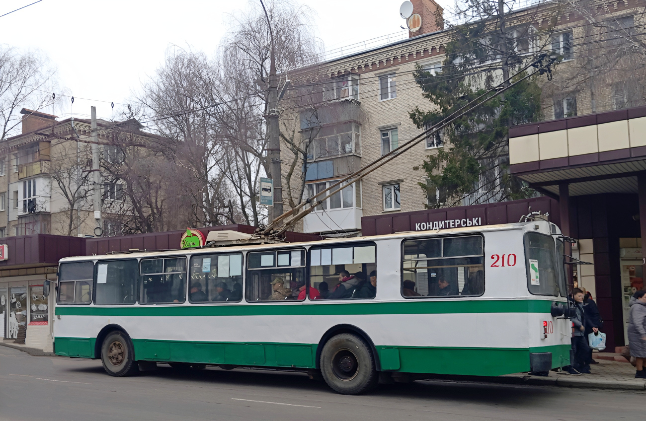 Hmelnyickij, ZiU-682V — 210