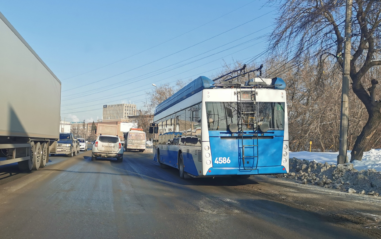 Новосибирск, УТТЗ-6241.01 «Горожанин» № 4586