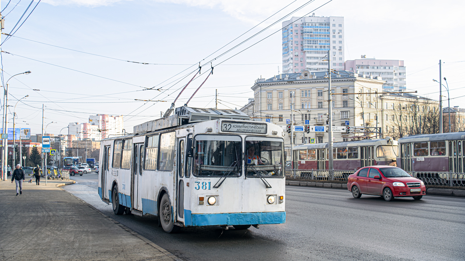 Екатеринбург, БТЗ-5276-01 № 381