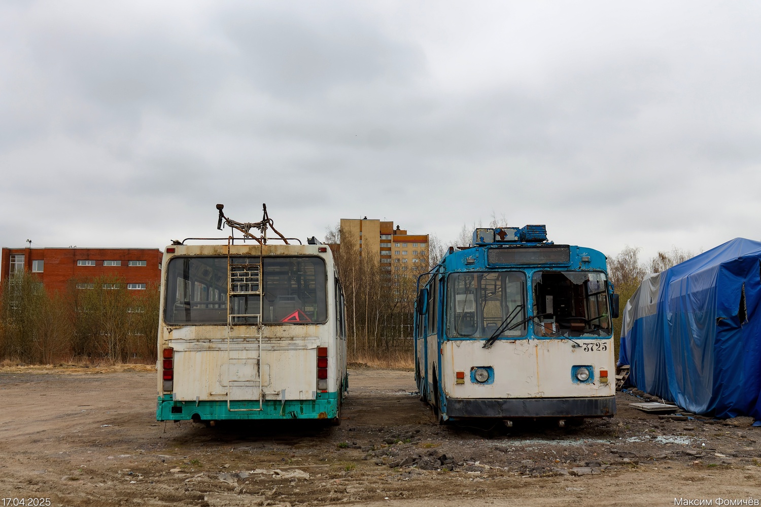 Szentpétervár, LiAZ-5280 (VZTM) — 337; Szentpétervár, VMZ-170 — 3725
