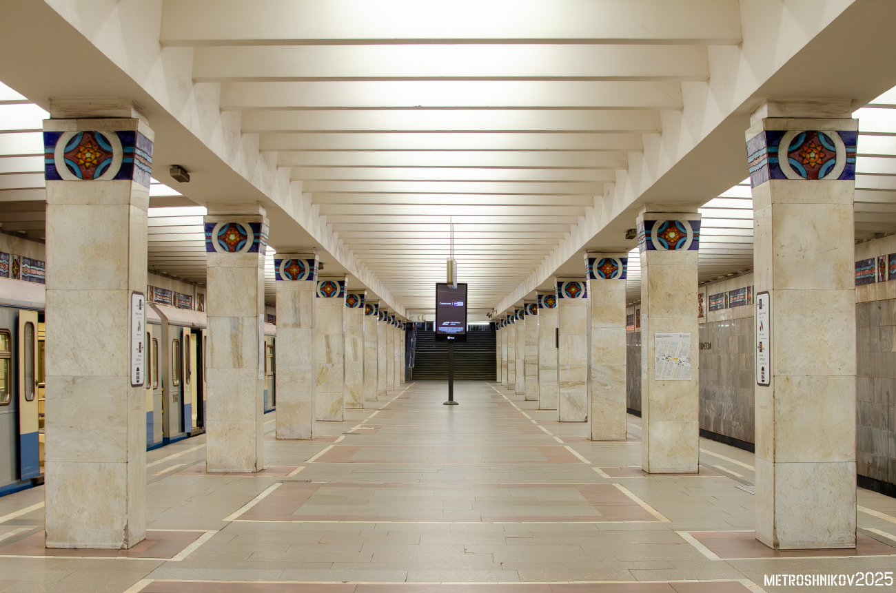 Москва — Метрополитен — [8] Калининско-Солнцевская линия