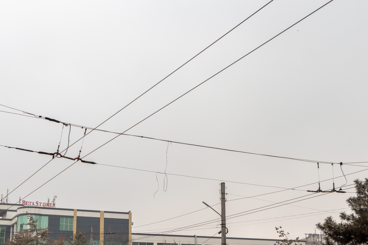 Bischkek — Catenary; Kontaktnetz, Stromversorgung und Stromabnahme