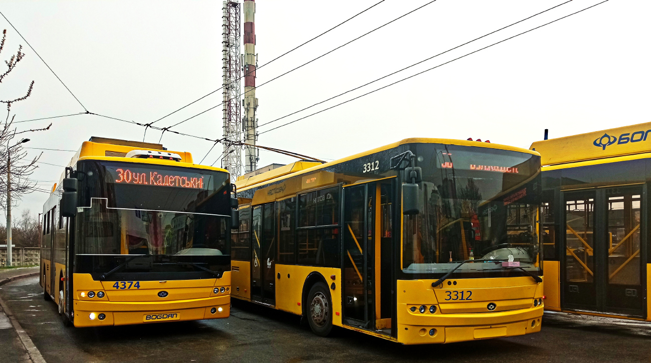 Киев, Богдан Т90117 № 4374; Киев, Богдан Т90110 № 3312