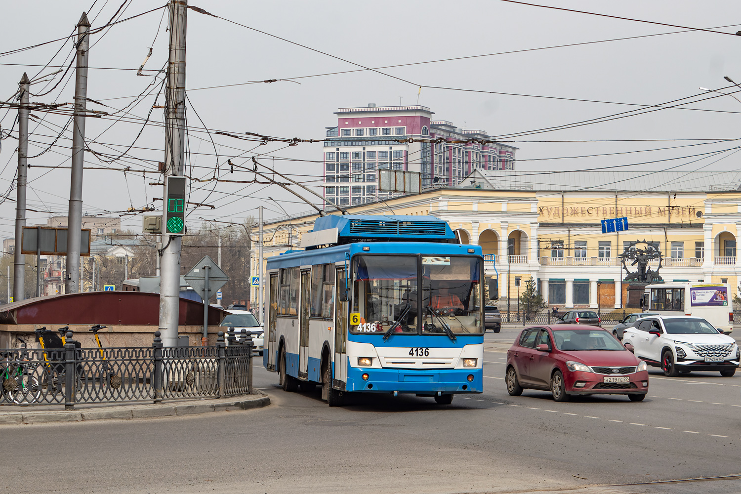 Барнаул, СТ-6217М № 4136