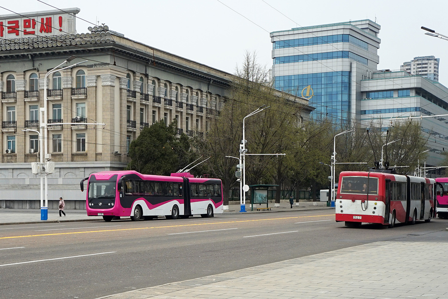 Пхеньян, Chollima-518/1 № 118; Пхеньян, Chollima 091 № 347