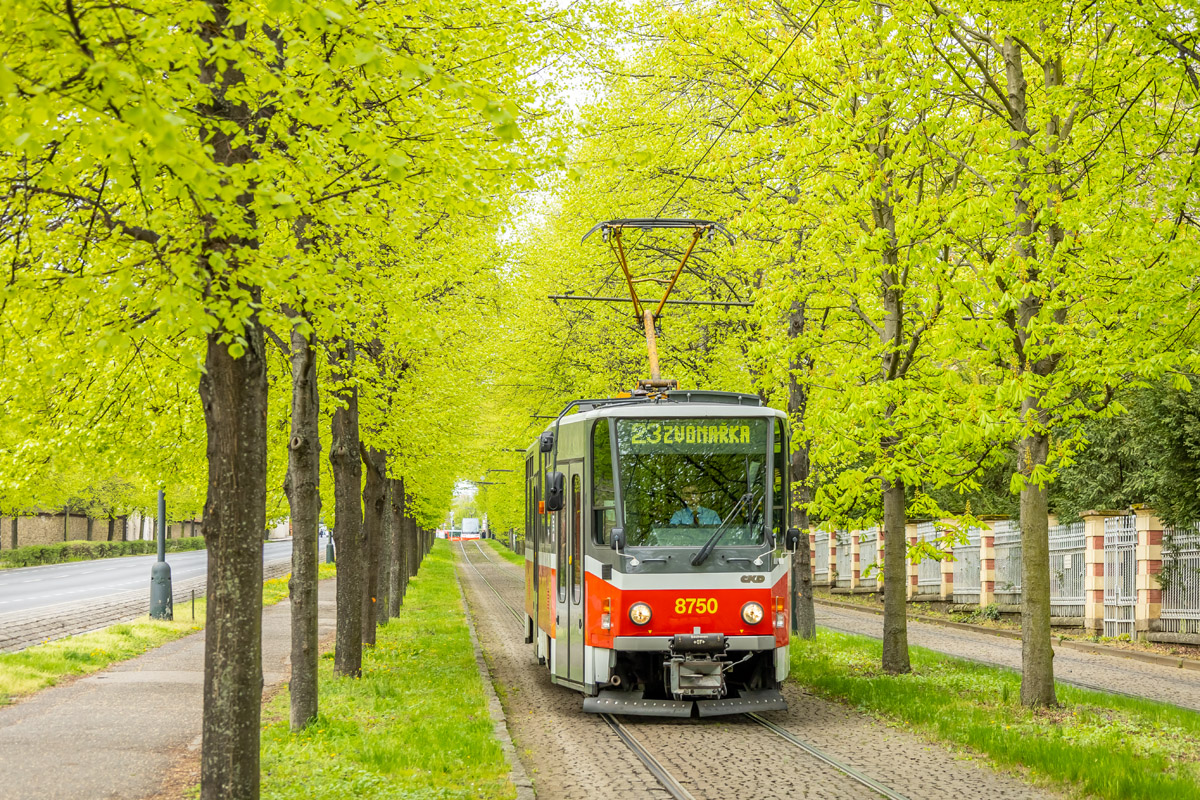 Прага, Tatra T6A5 № 8750
