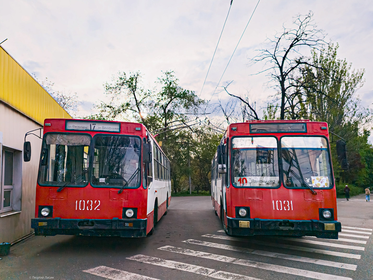 Donețk, YMZ T2 Nr. 1032; Donețk, YMZ T2 Nr. 1031