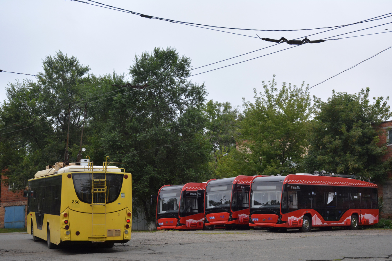 Владивосток, ВМЗ-5298.01 «Авангард» № 258; Владивосток, ВМЗ-5298.01 «Авангард» № 169