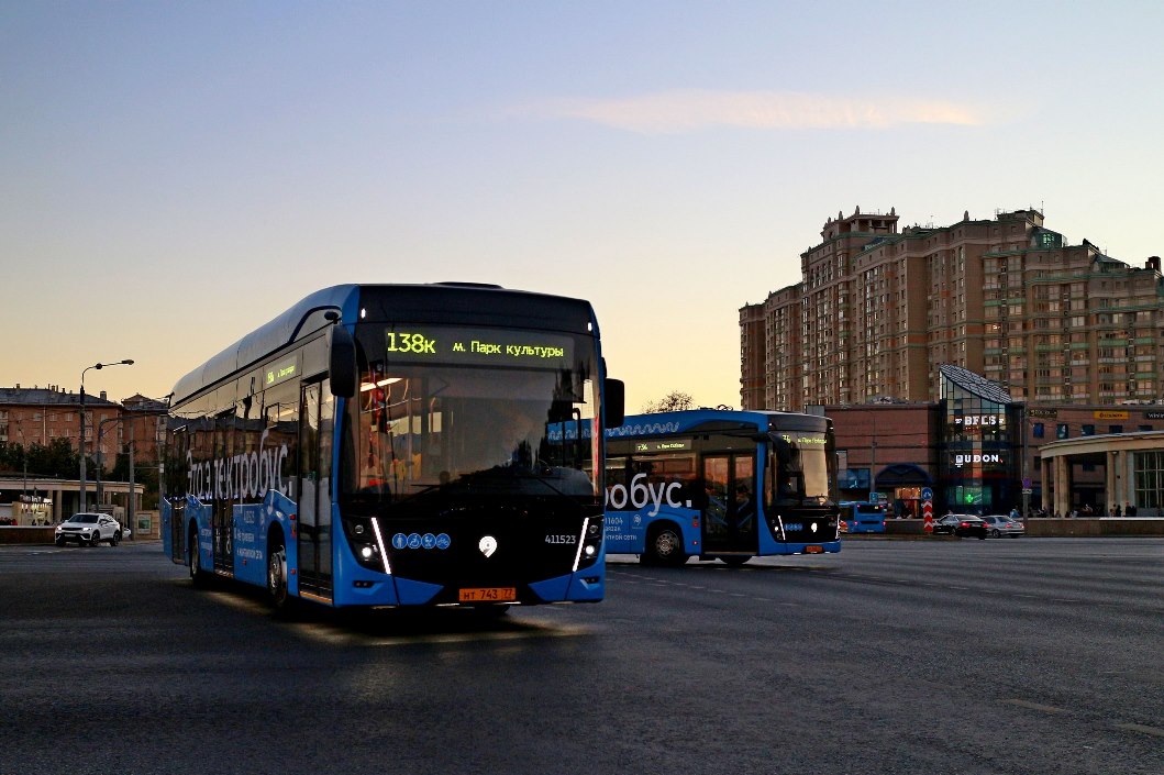 Москва, КАМАЗ-6282 № 411523