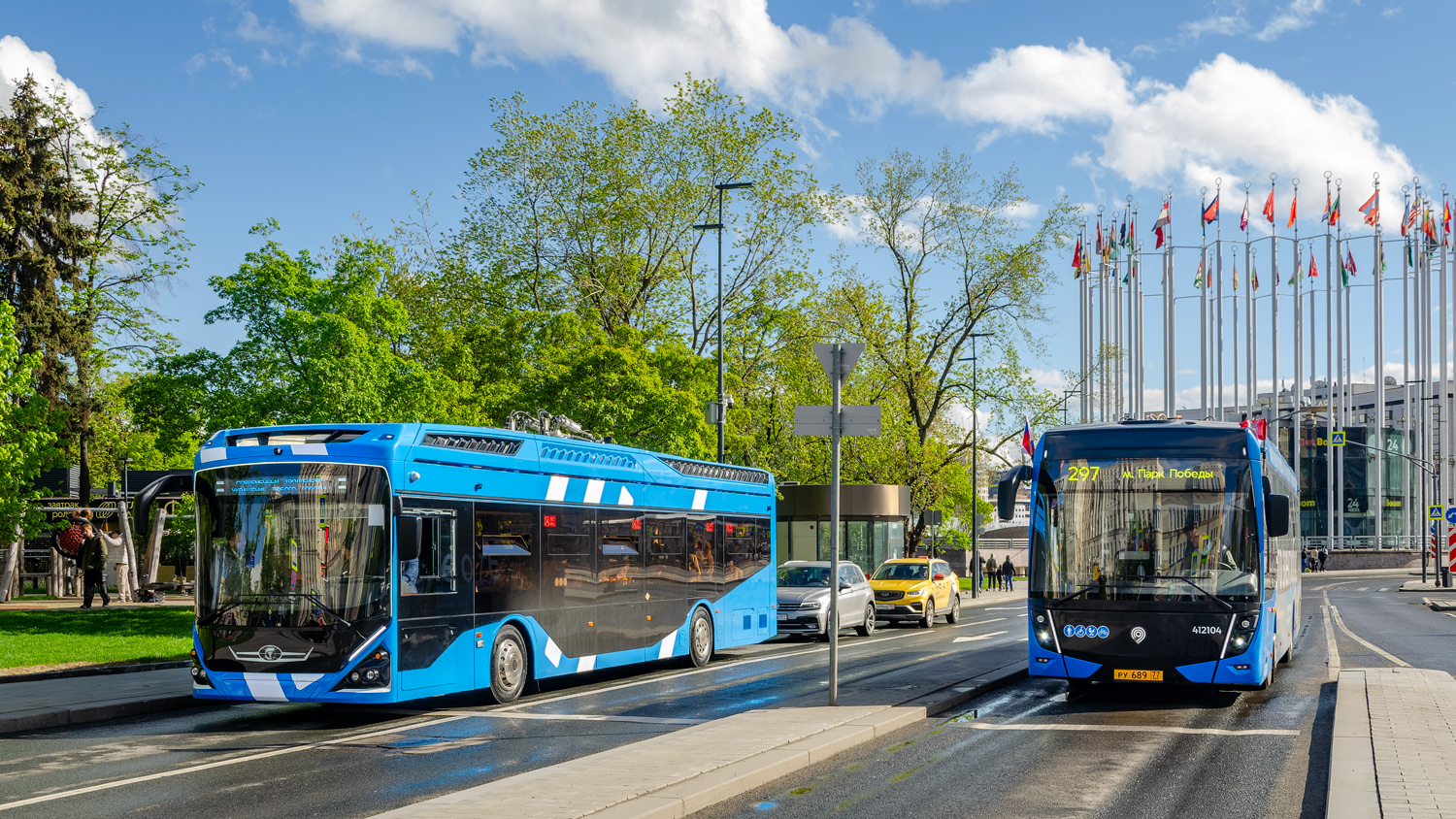 Санкт-Петербург, ПКТС-6281.01 «Адмирал» № зав.441; Москва, КАМАЗ-6282 № 412104