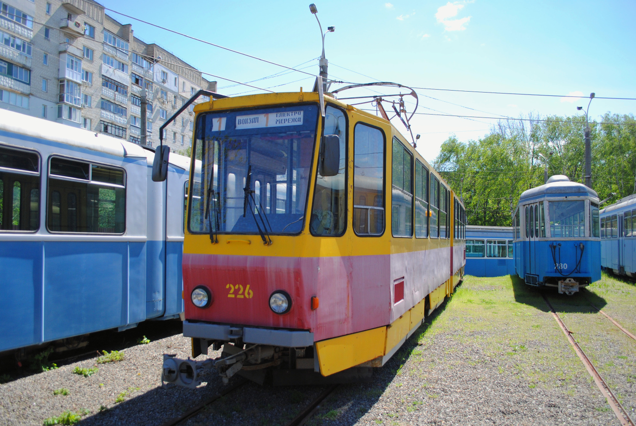 Винница, Tatra KT4SU № 226; Винница, FFA/SIG B4 № 280 Винница, Tatra KT4SU № 226; Винница, FFA/SIG B4 № 280