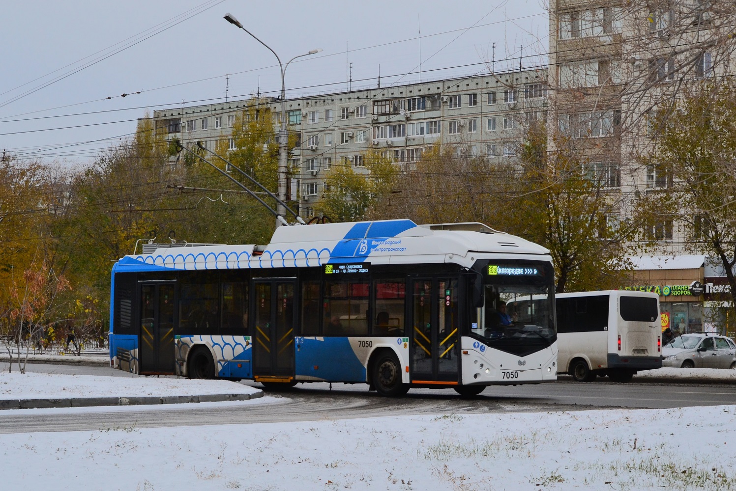 Волгоград, БКМ 32100D № 7050