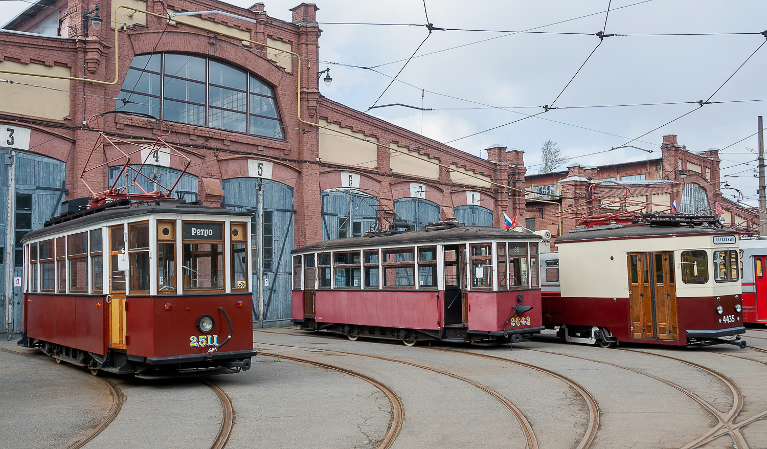 Санкт-Петербург, МС-2 № 2511; Санкт-Петербург, МС-4 № 2642 Санкт-Петербург, МС-2 № 2511; Санкт-Петербург, МС-4 № 2642