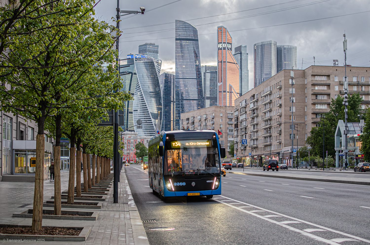 Москва, КАМАЗ-6282 № 490912