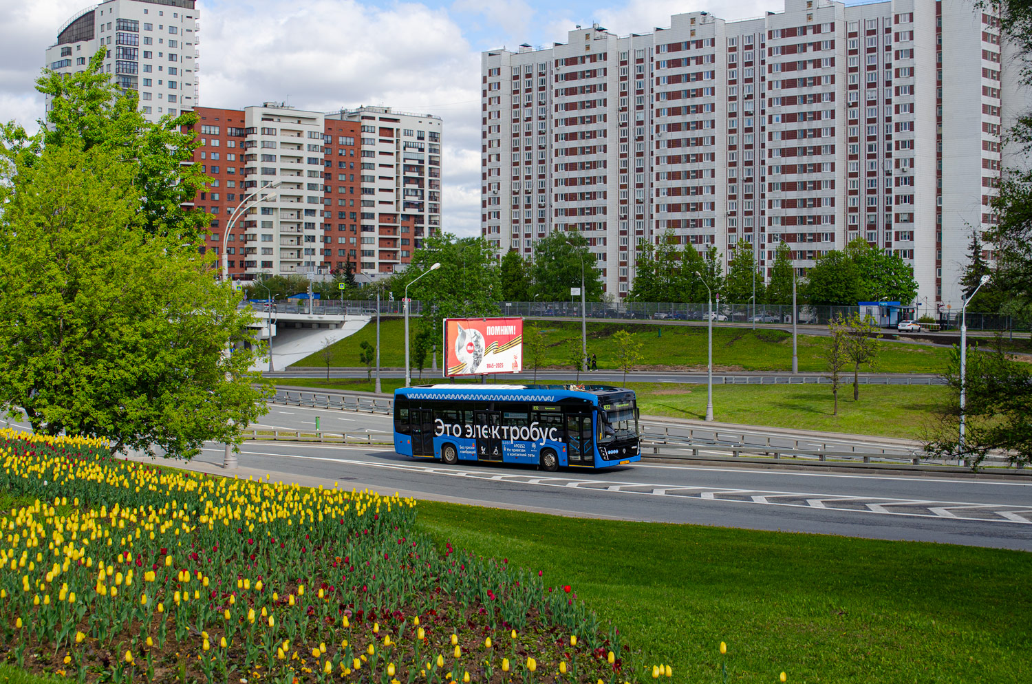 Москва, КАМАЗ-6282 № 490152