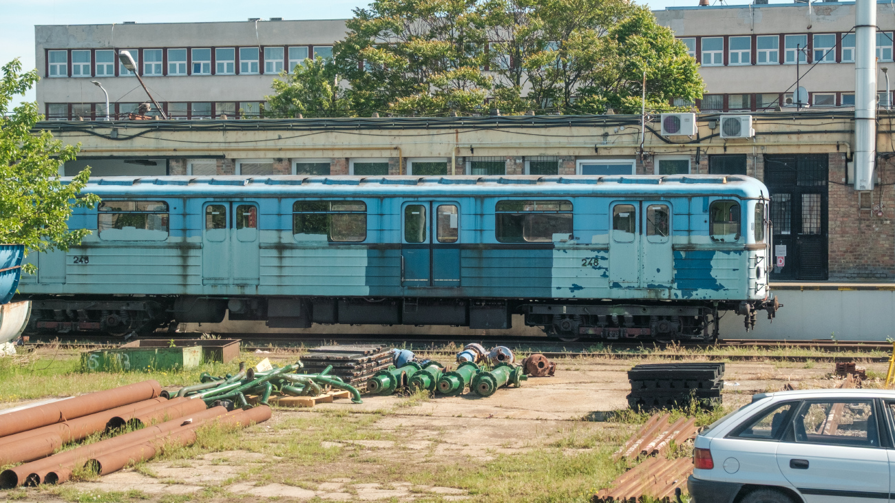 Budapešť, Ev3 č. 248; Budapešť — Metro depots