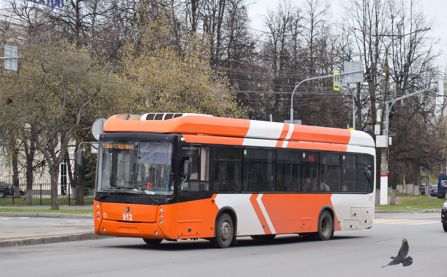 Чебоксары, УТТЗ-6241-10-02 «Горожанин» № 912; Транспорт и животные