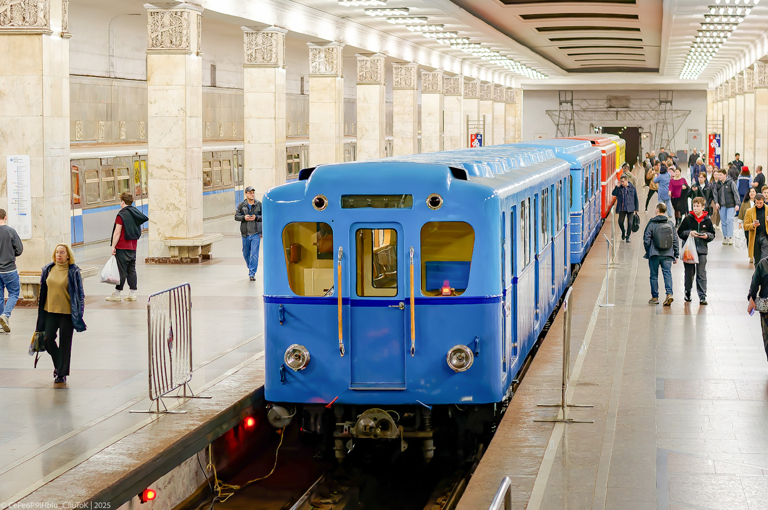 Москва, Д № 2037; Москва — Праздничные мероприятия, выставки подвижного состава и Парад поездов к 90-летию Московского метрополитена 15 — 18 мая 2025
