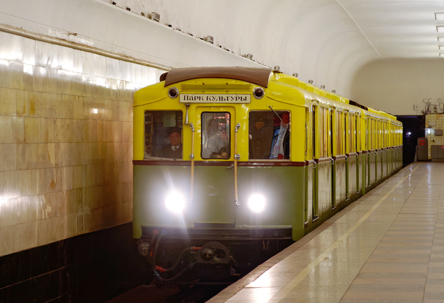 Москва, Ам № 21; Москва — Праздничные мероприятия, выставки подвижного состава и Парад поездов к 90-летию Московского метрополитена 15 — 18 мая 2025