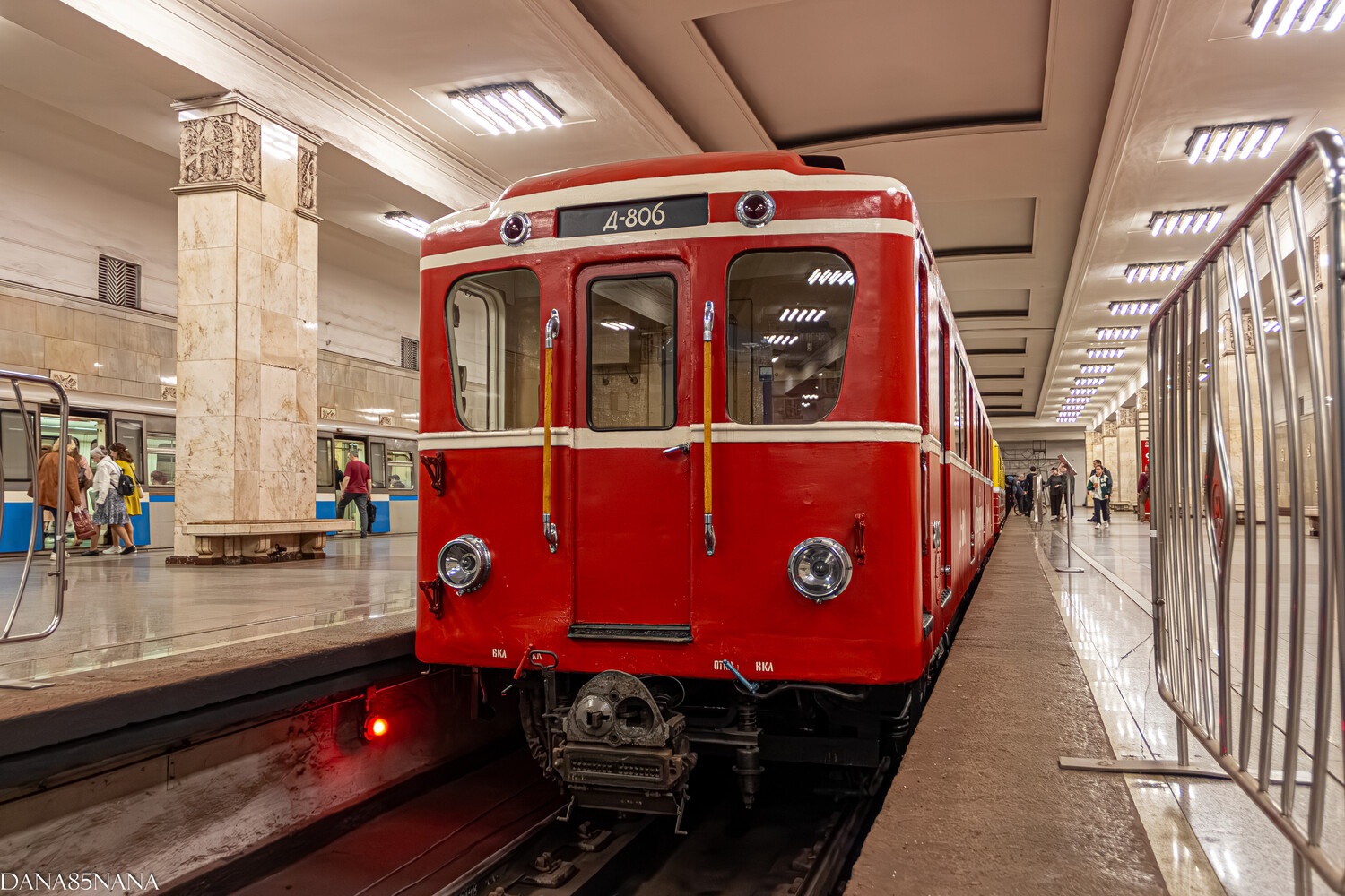 Москва, УМ5 № 806; Москва — Праздничные мероприятия, выставки подвижного состава и Парад поездов к 90-летию Московского метрополитена 15 — 18 мая 2025