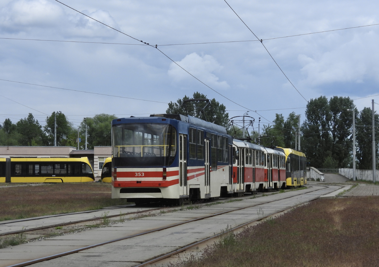 Kijev, K1M Br. 353