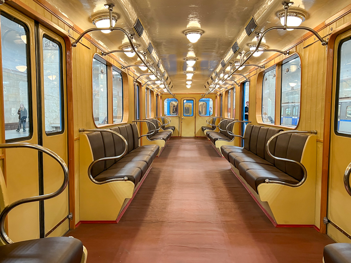 Moscou, D N°. 2037; Moscou — Festive events, exhibitions of rolling stock and a train parade dedicated to the 90th anniversary of the Moscow Metro on May 15-18, 2025