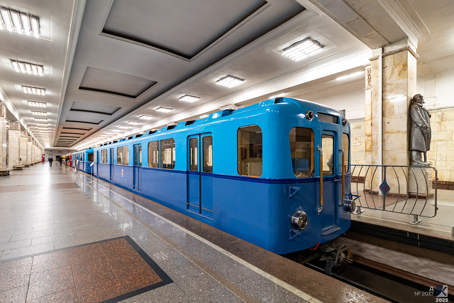 Москва, Д № 2037; Москва — Праздничные мероприятия, выставки подвижного состава и Парад поездов к 90-летию Московского метрополитена 15 — 18 мая 2025