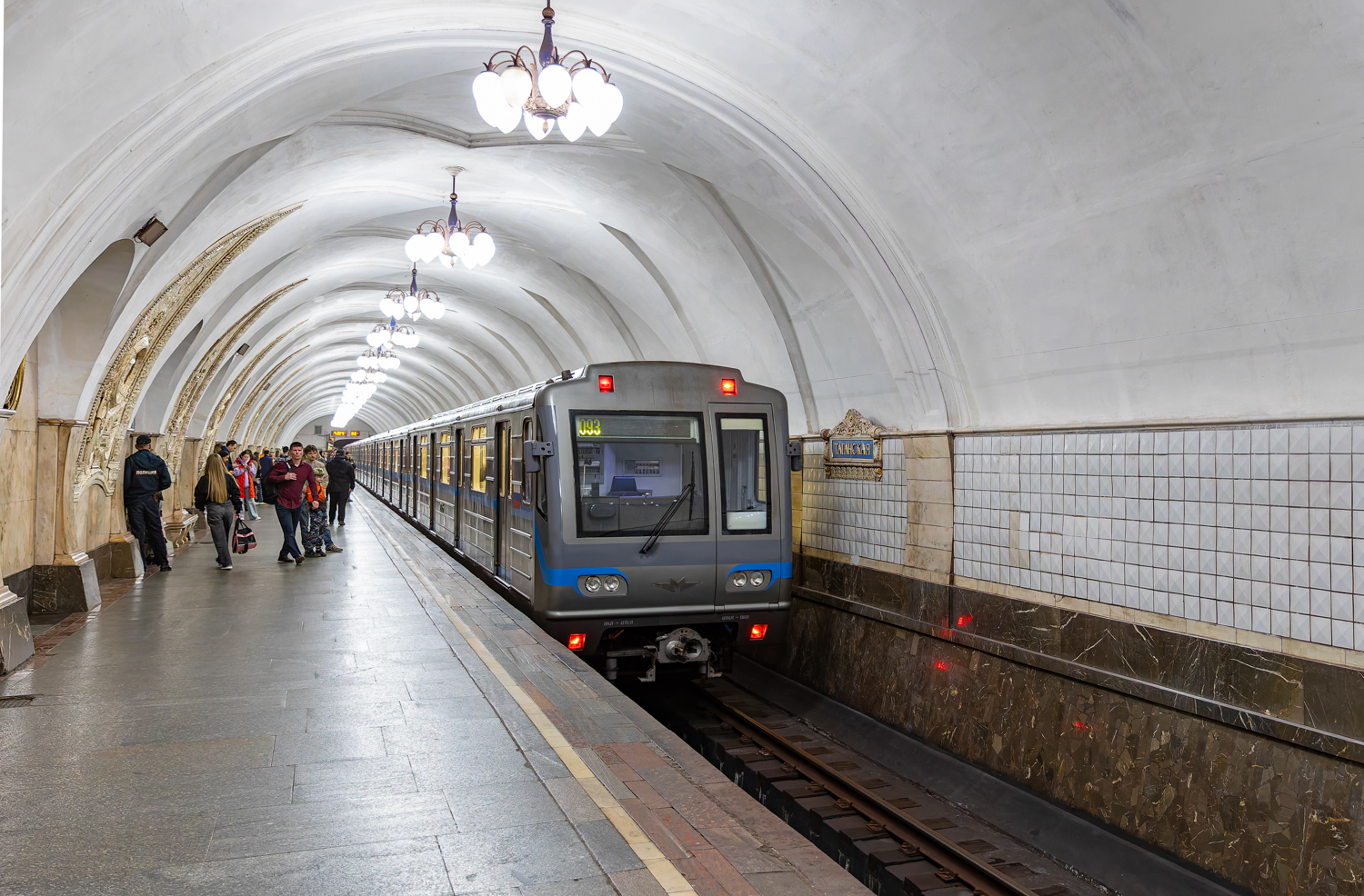 Москва, 81-717.6 № 27015; Москва — Праздничные мероприятия, выставки подвижного состава и Парад поездов к 90-летию Московского метрополитена 15 — 18 мая 2025