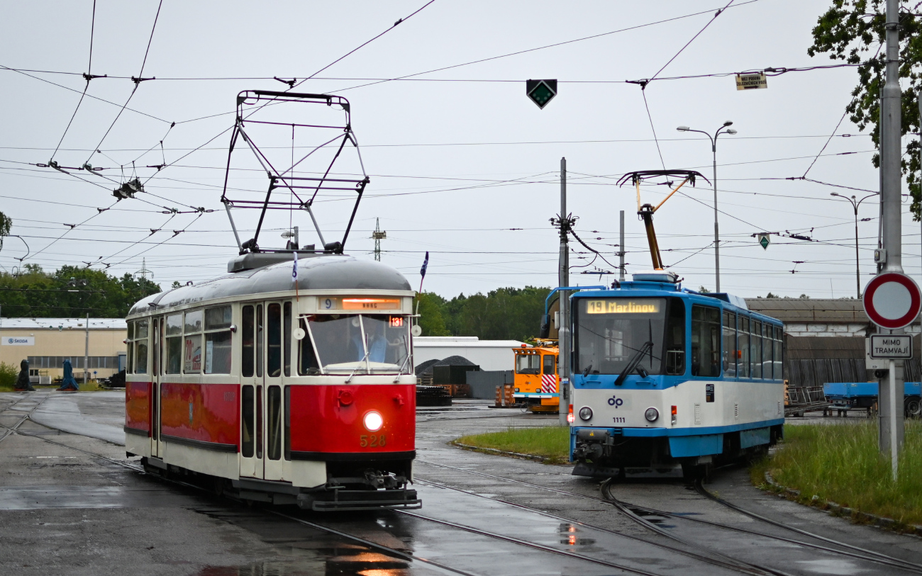 Острава, Tatra T1 № 528; Острава, Tatra T6A5 № 1111; Острава — Ostravská muzejní noc
