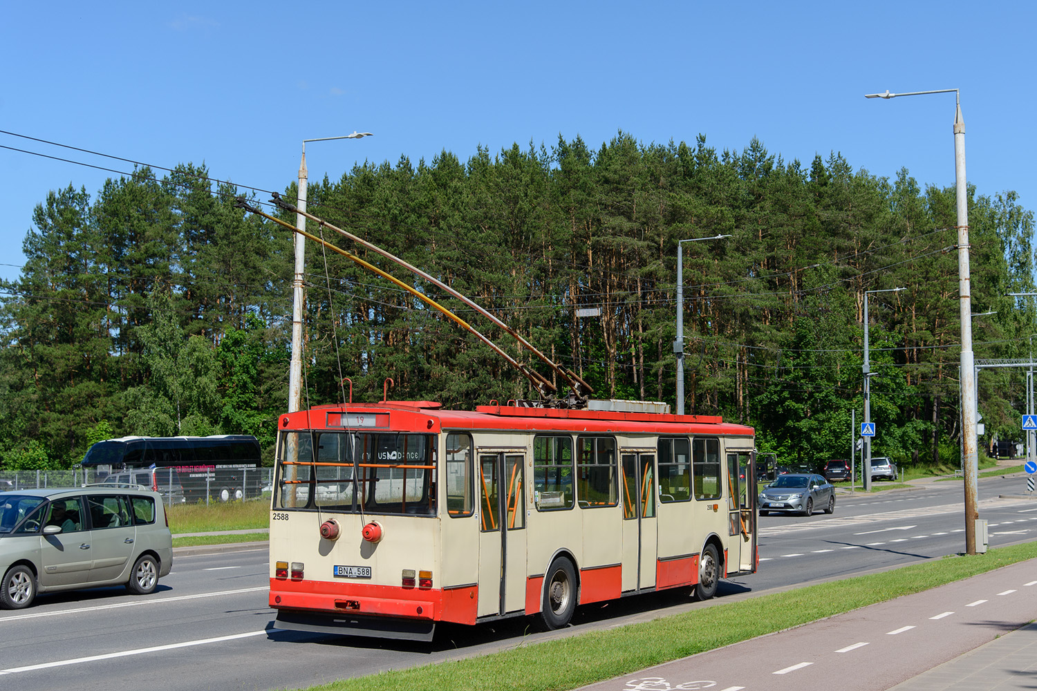 Вильнюс, Škoda 14Tr13/6 № 2588