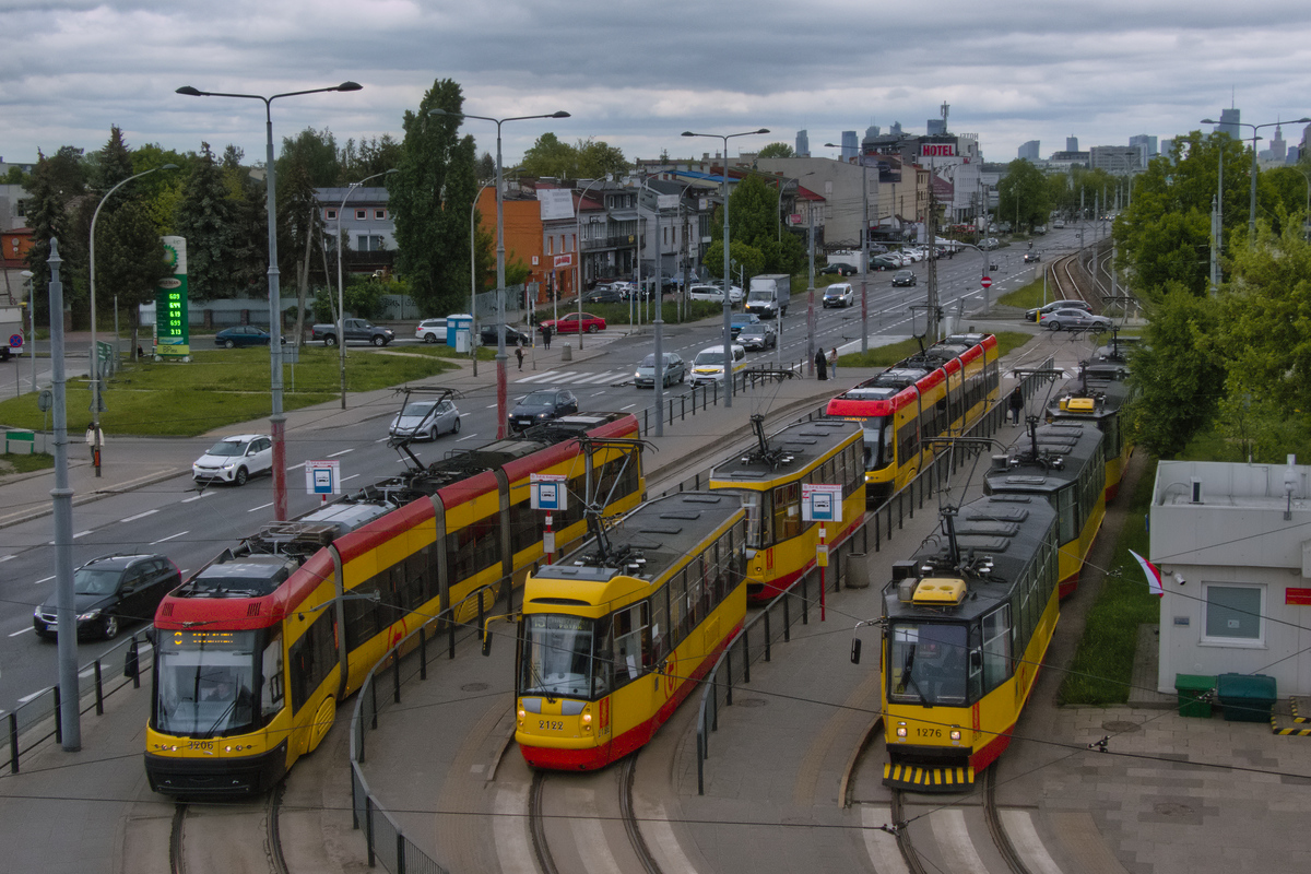 Varšava, PESA Swing 120Na № 3206; Varšava, Konstal 105N2k/2000 № 2122; Varšava, Konstal 105Na № 1276