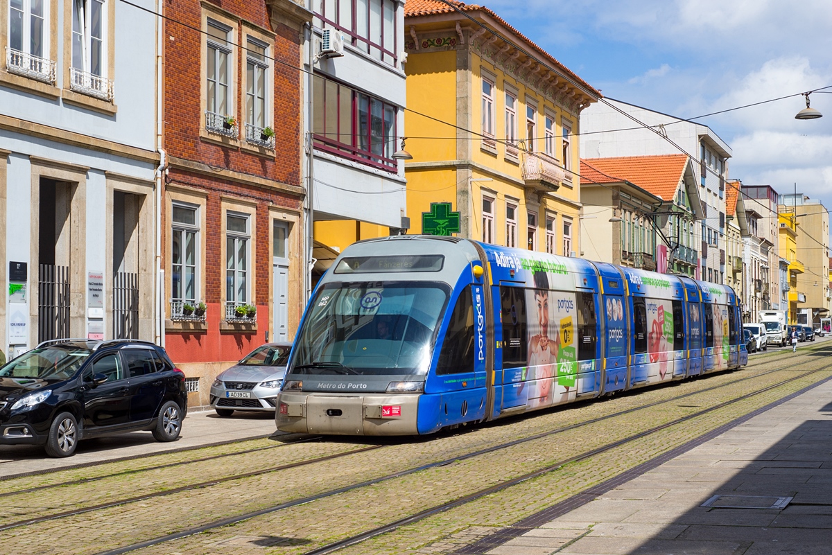 Порту, Bombardier Eurotram (Flexity Outlook) № MP062