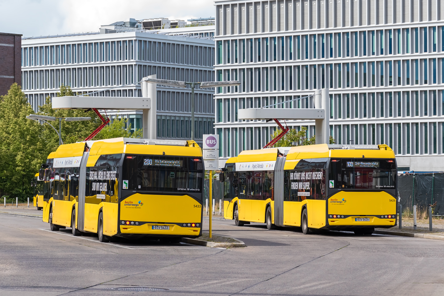 Берлин, Solaris Urbino IV 18 Electric № 5433; Берлин, Solaris Urbino IV 18 Electric № 5426