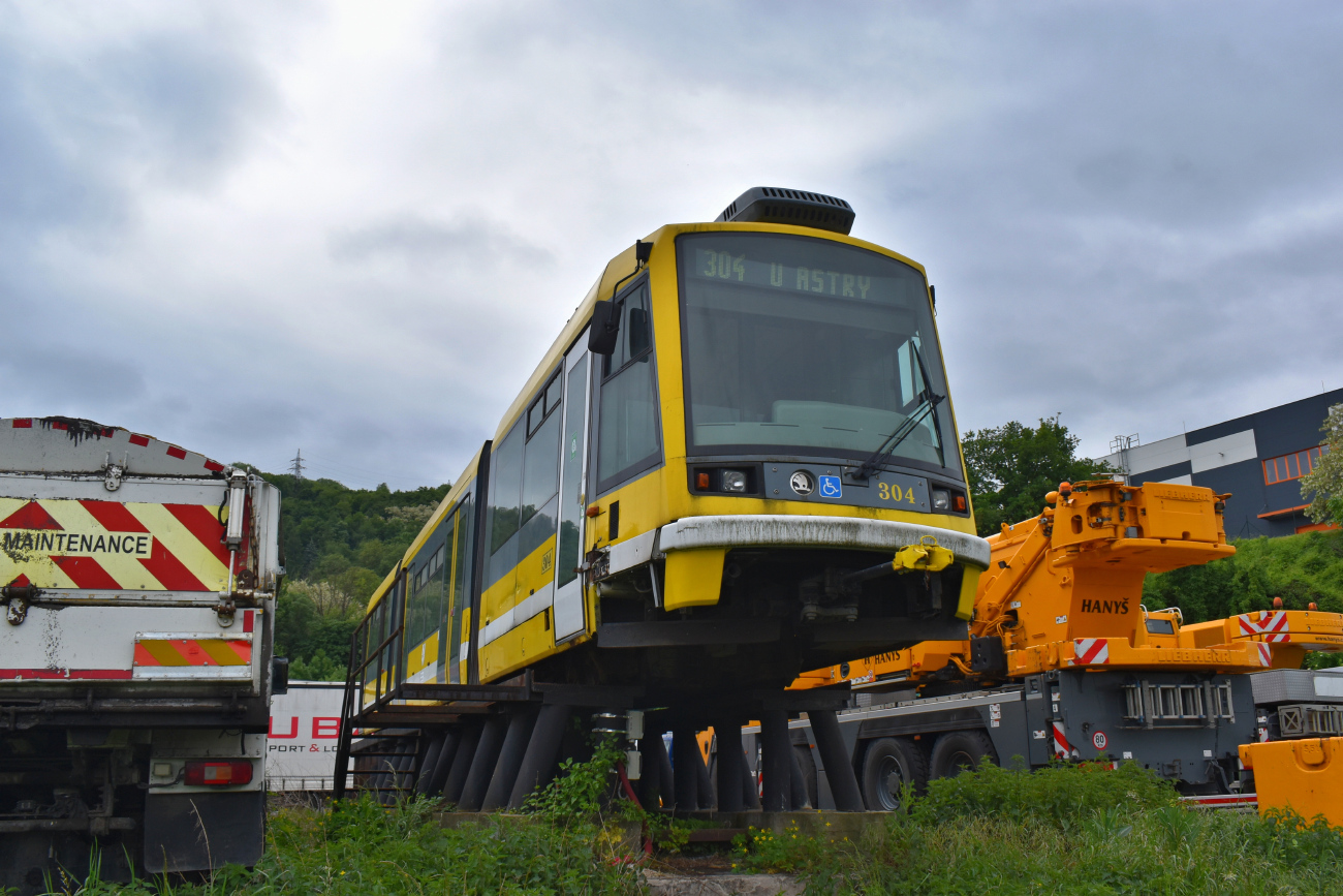 Пльзень, Škoda 03T3 Astra № 304; Усти-над-Лабем — Вагоны из других городов