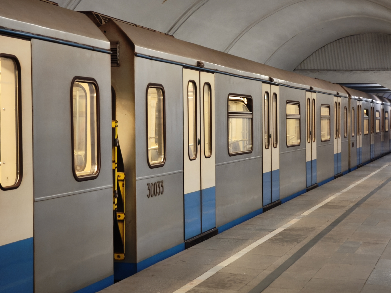 Moscow, 81-761 # 30033
