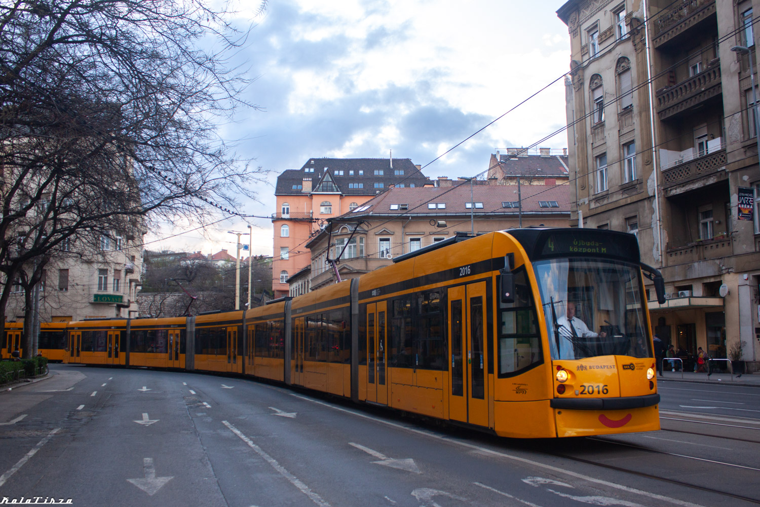 Budapešta, Siemens Combino Supra NF12B № 2016