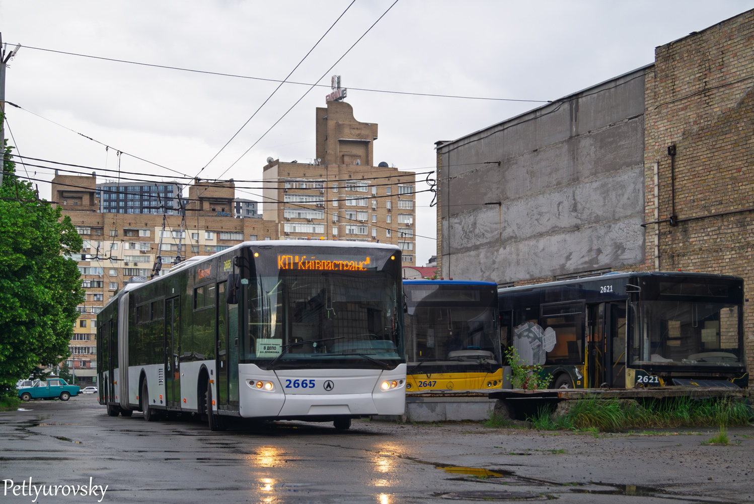 Киев, ЛАЗ E301A1 № 2665; Киев — Троллейбусные депо: 2
