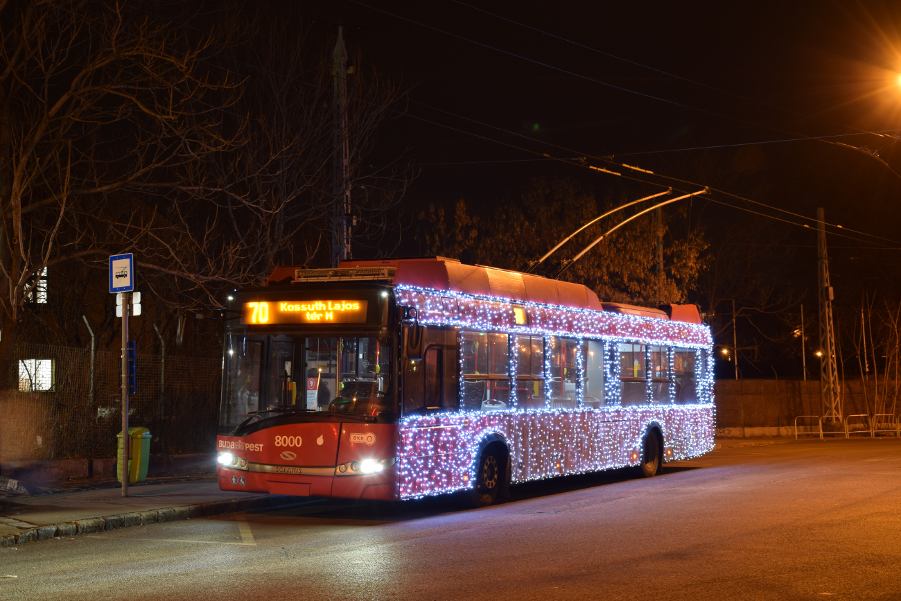 Budapest, Solaris Trollino III 12 Škoda — 8000; Budapest — Karácsonyi járművek