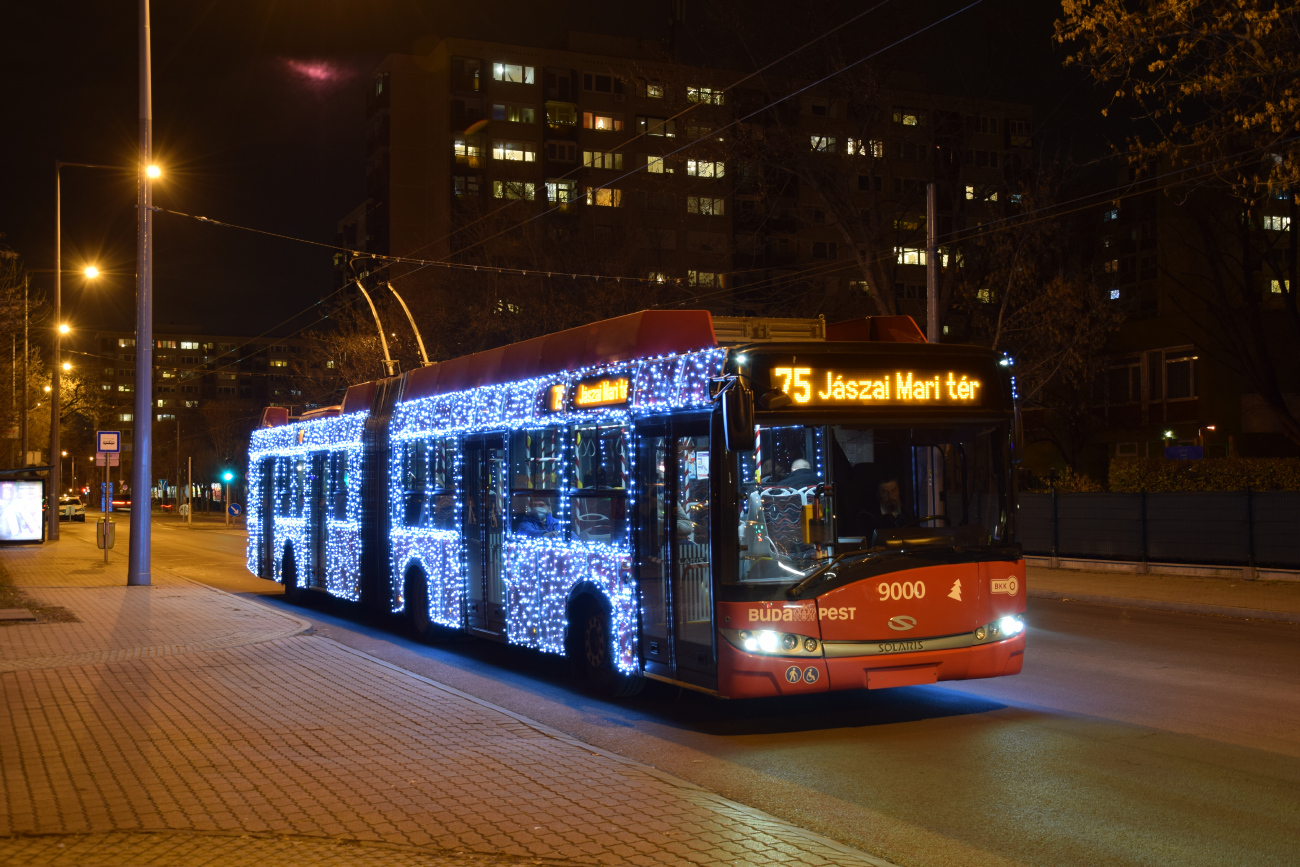 Budapešť, Solaris Trollino III 18 Škoda č. 9000; Budapešť — Christmas Vehicles