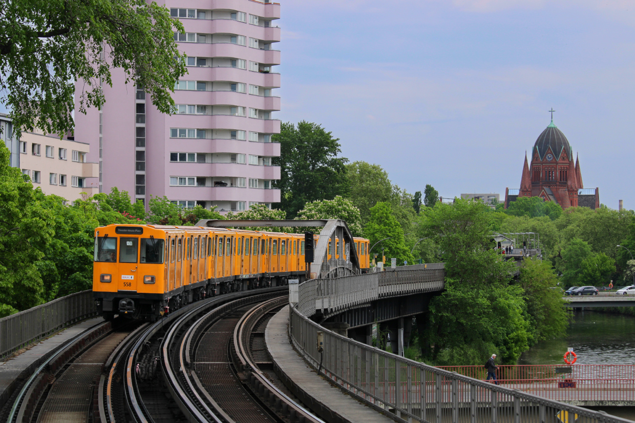 Берлин, BVG A3L92.2 № 558