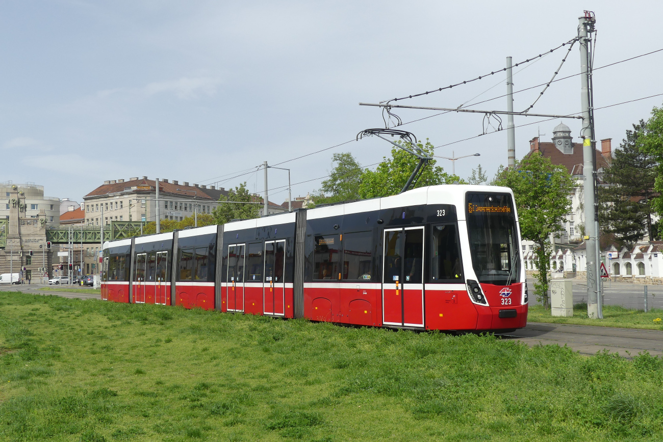 Wiedeń, Bombardier Flexity Wien (Type D) Nr 323