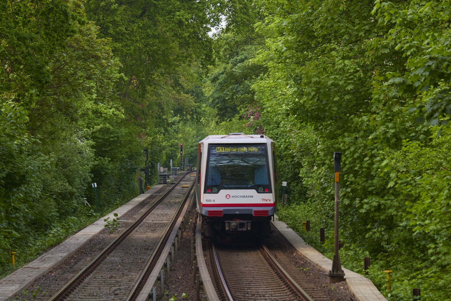 Hamburg, HHA DT4.5 Nr. 198; Hamburg — U-Bahn — Linie U1