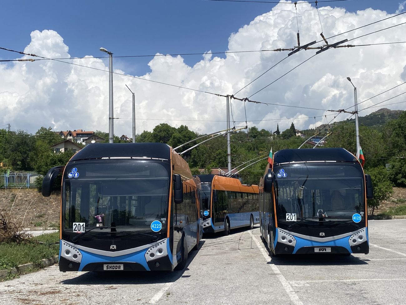 Сливен, SOR TNS 12 (Rail Electronics CZ) № 2302 (4223); Сливен, SOR TNS 12 (Rail Electronics CZ) № 2301 (4123)