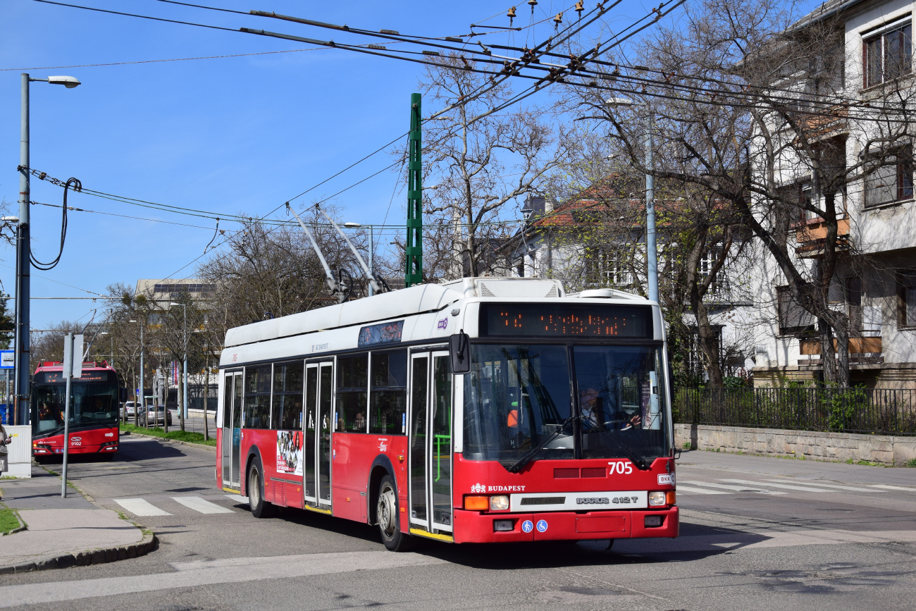 Budapest, Ikarus 412.81 № 705