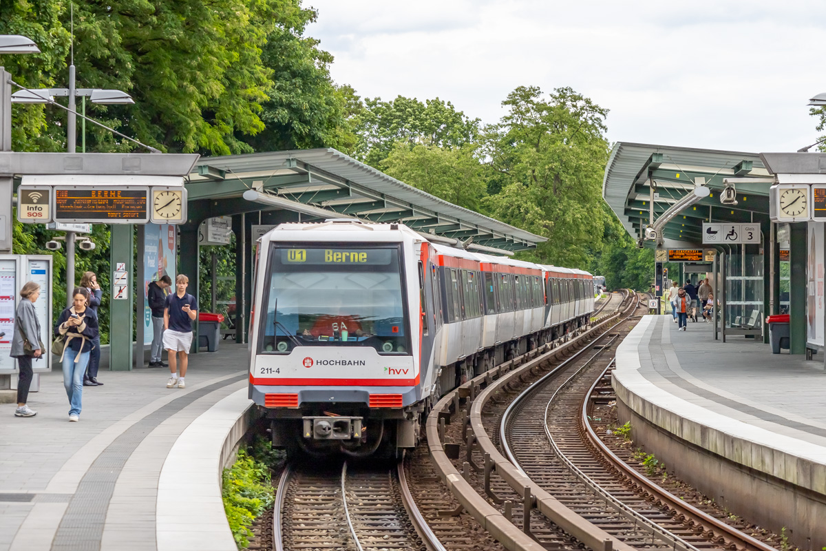 Гамбург, HHA DT4.56 № 211; Гамбург — U-Bahn — Линия U1
