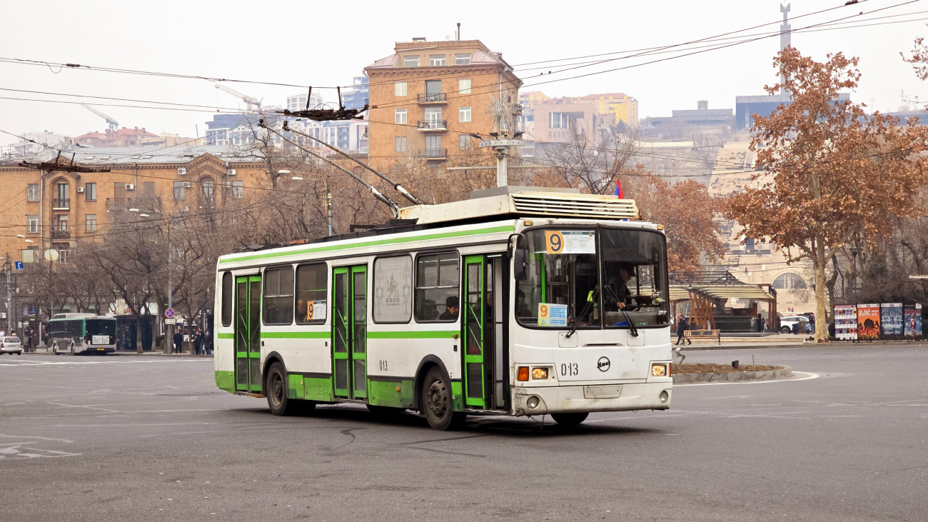 Ереван, ЛиАЗ-5280 (ВЗТМ) № 013